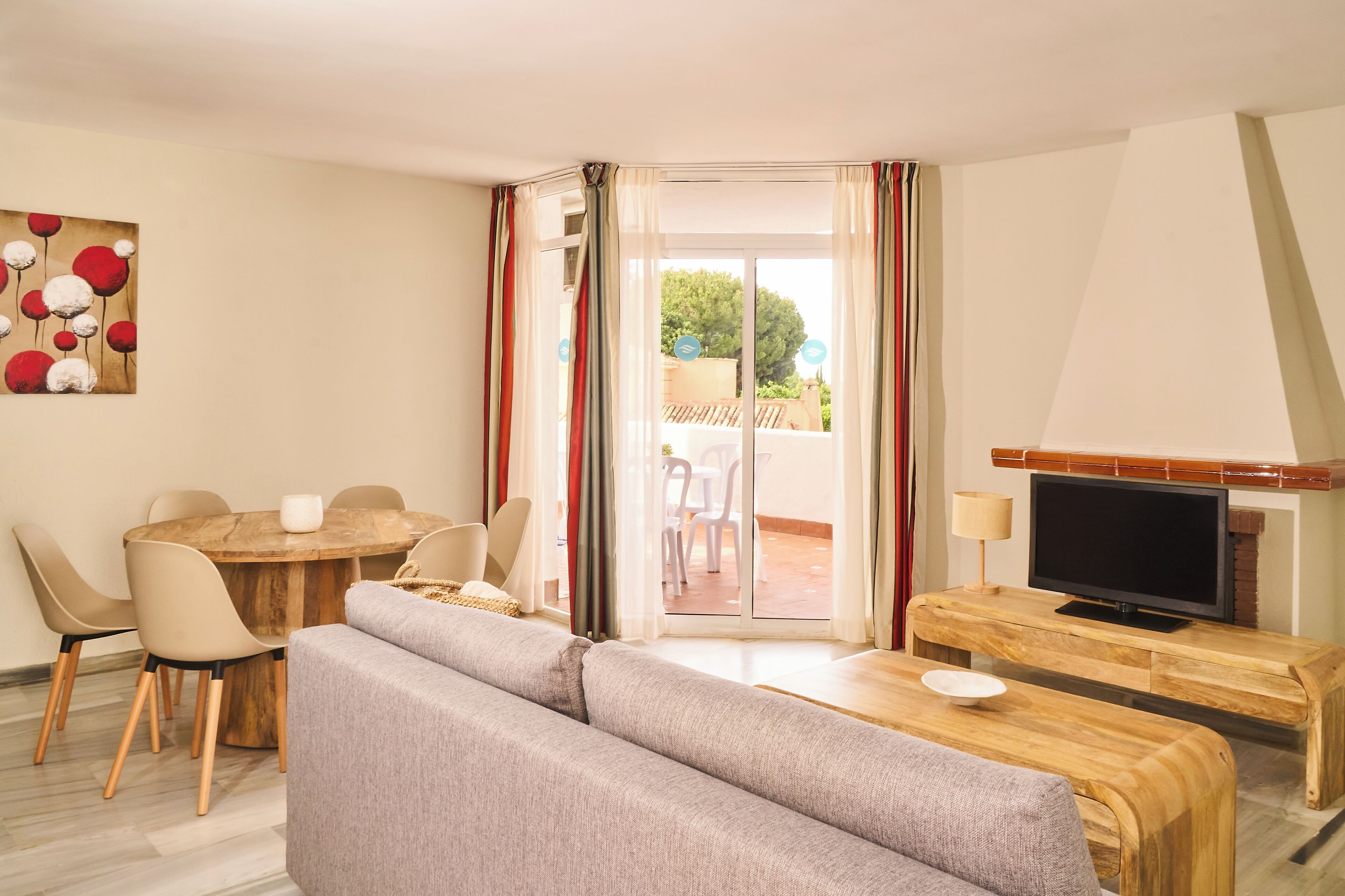 25-Zoll-Flachbildfernseher mit Satellitenempfang, Fernseher