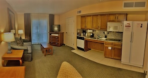 Full-sized fridge, microwave, stovetop, dishwasher