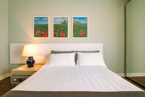 Habitación estándar, 1 cama Queen size | Ropa de cama de alta calidad y minibar