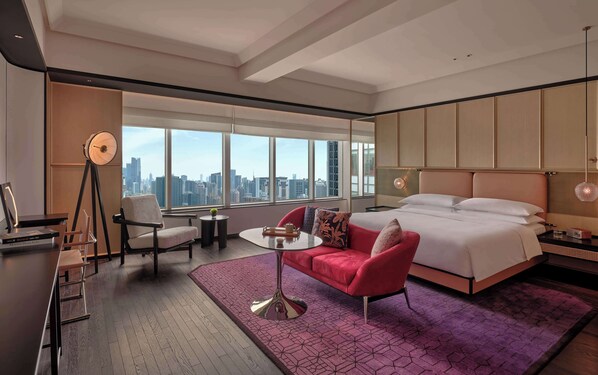 Deluxe Room, 1 King Bed | Hypo-allergenic bedding, minibar, in-room safe, desk - Hyatt Centric Zhongshan Park Shanghai (Shanghai)