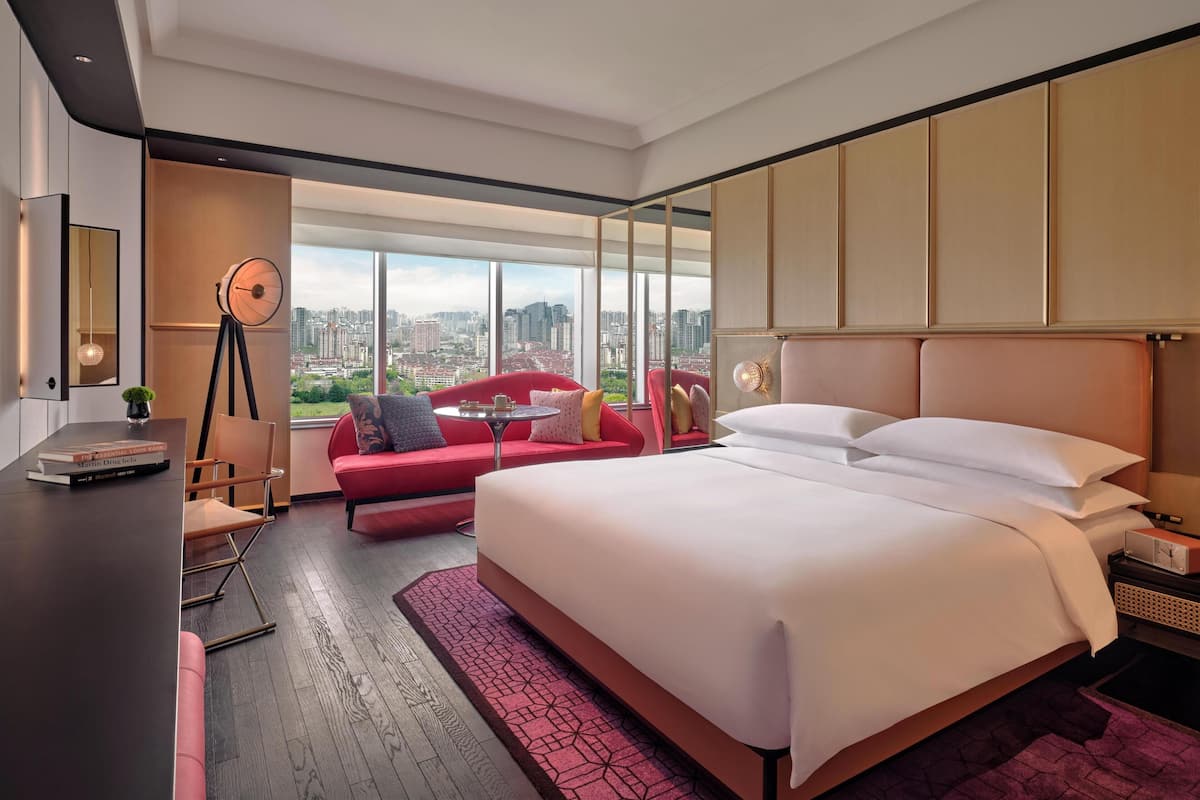 Room, 1 King Bed, Park View | Premium bedding, minibar, in-room safe, desk