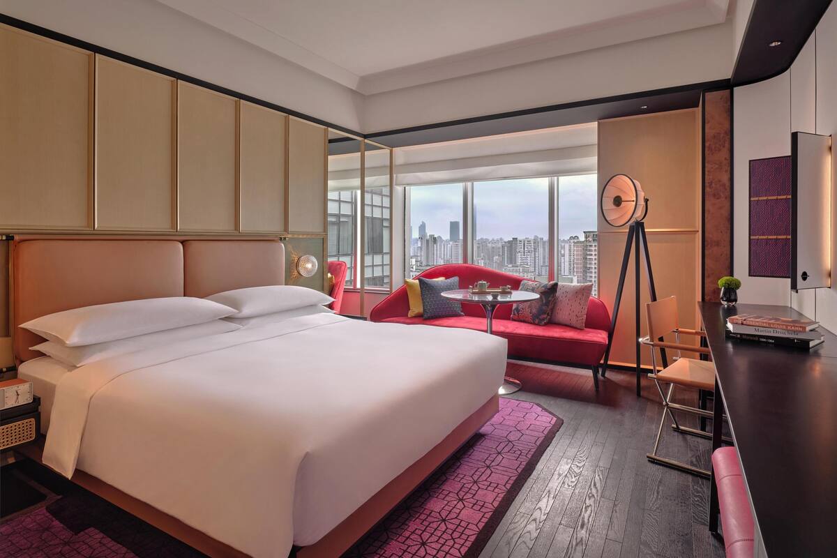 Room, 1 King Bed, City View | Premium bedding, minibar, in-room safe, desk
