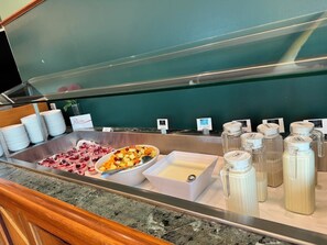Petit déjeuner complet (34.50 NZD par personne)