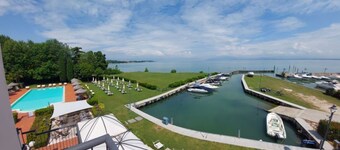 Yachting Hotel Mistral