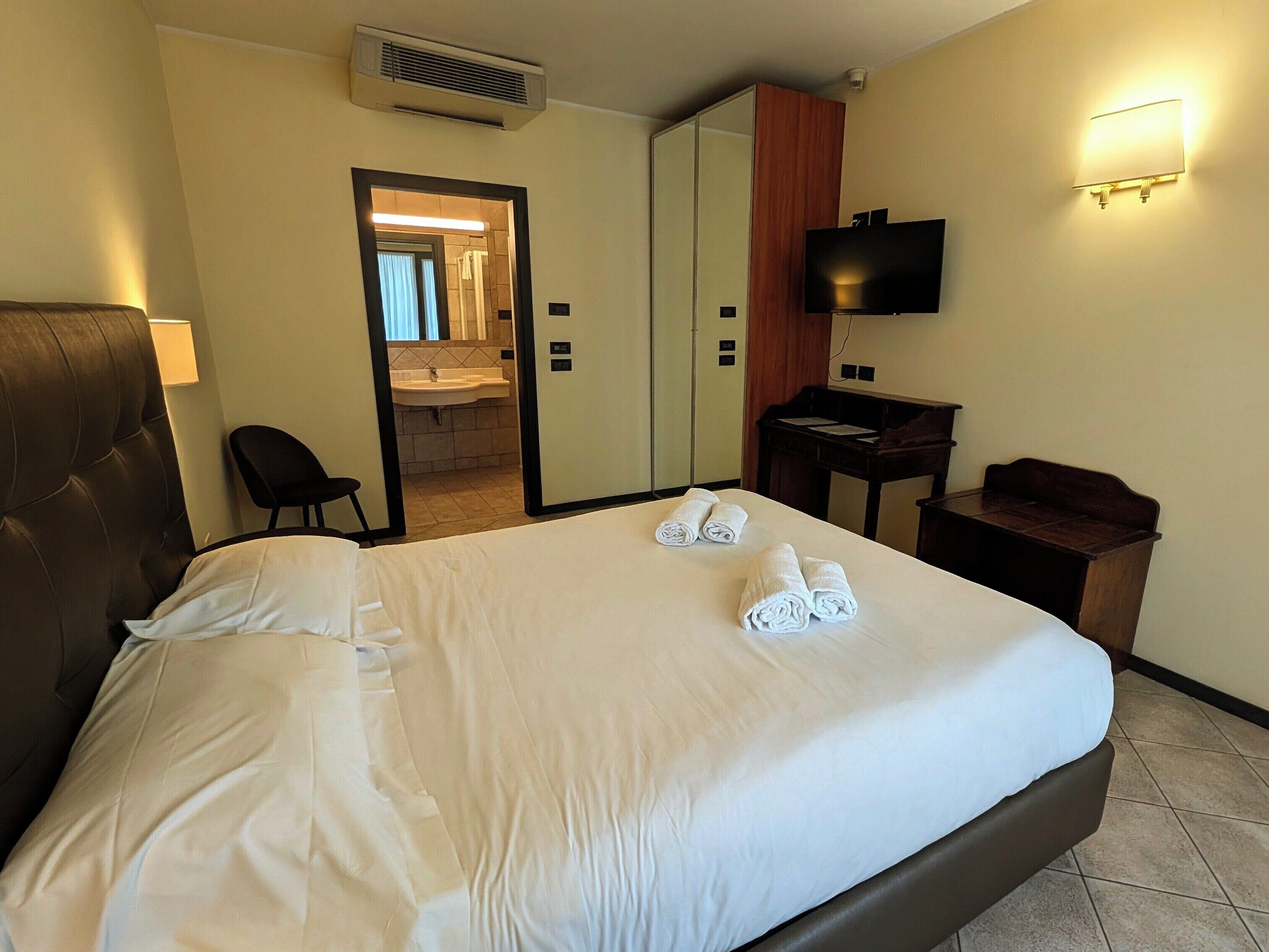 ห้องอีโคโนมีดับเบิล | ตู้นิรภัยในห้องพัก, ห้องเก็บเสียง, Wi-Fi ฟรี, ผ้าปูที่นอน