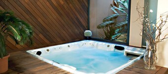 Yachting Hotel Mistral