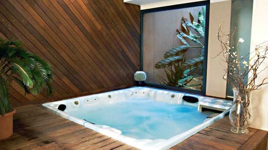 Yachting Hotel Mistral