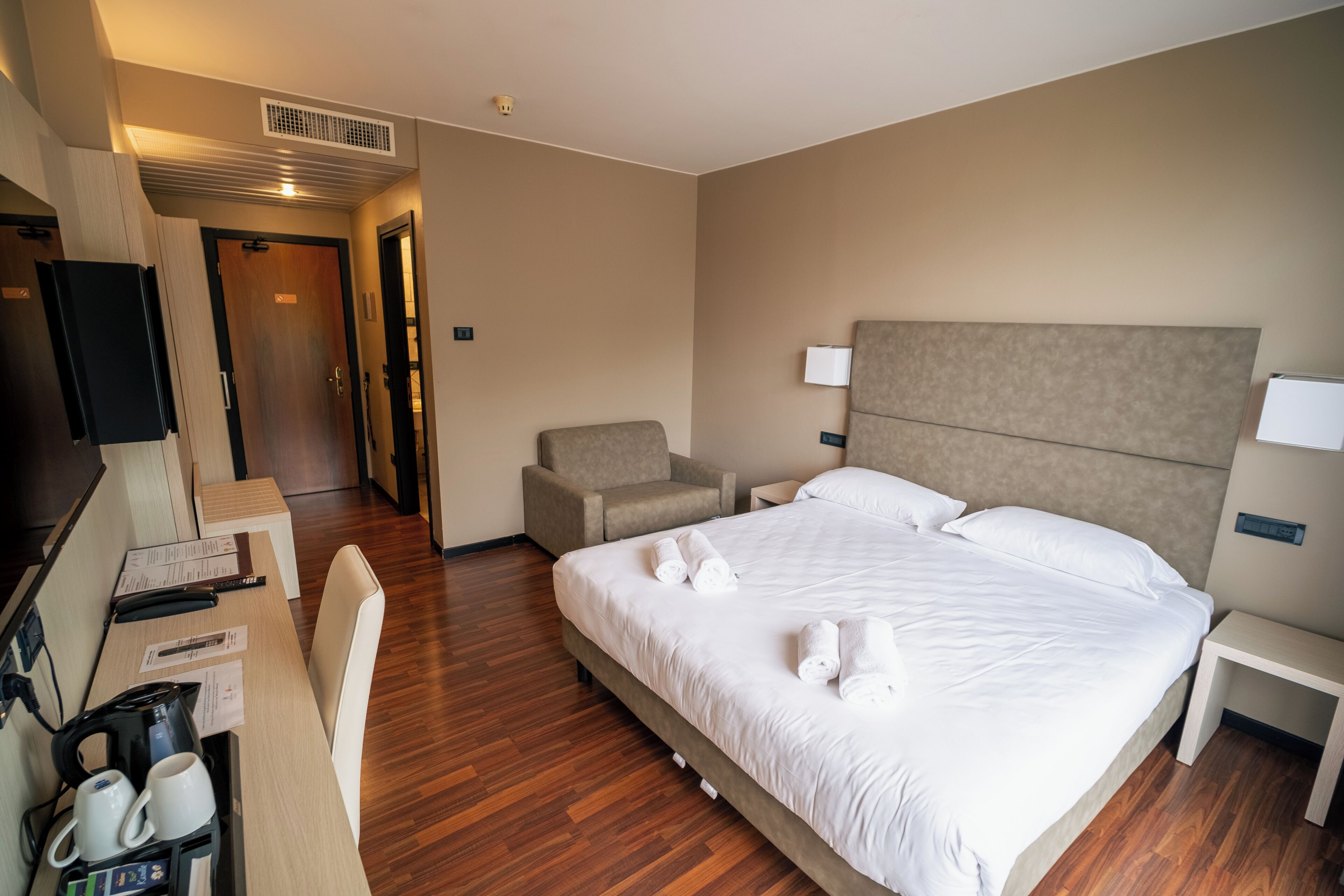 Superior Room, Pool View