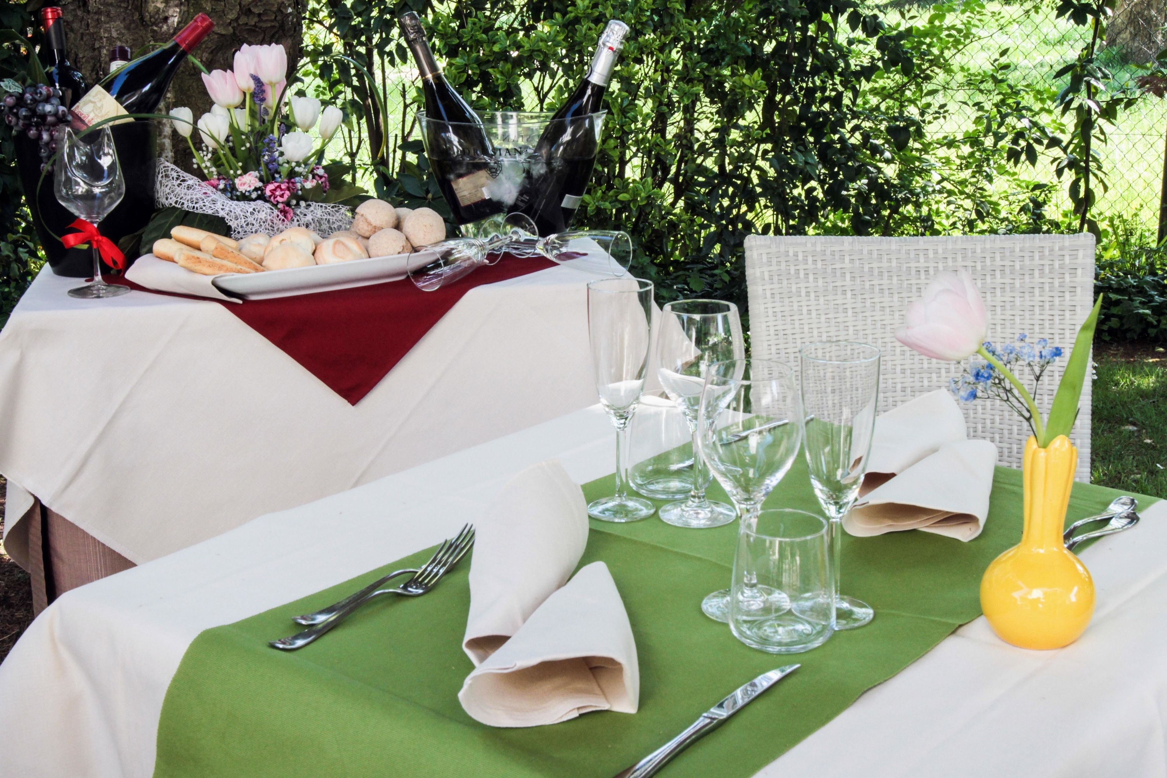 lunch, dinner served; regional cuisine, garden views