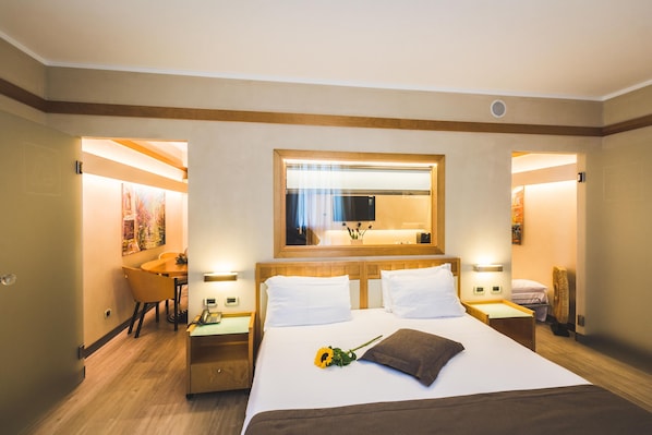 1 bedroom, hypo-allergenic bedding, down duvets, minibar