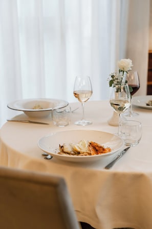 Ze serveren er lunch en diner 