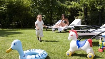 Área de juegos infantiles al aire libre