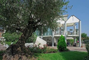 Fachada de la propiedad