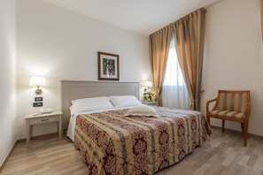 Superior Double Room | Frette Italian sheets, minibar, in-room safe, desk - Hotel Michelangelo (Sassuolo)