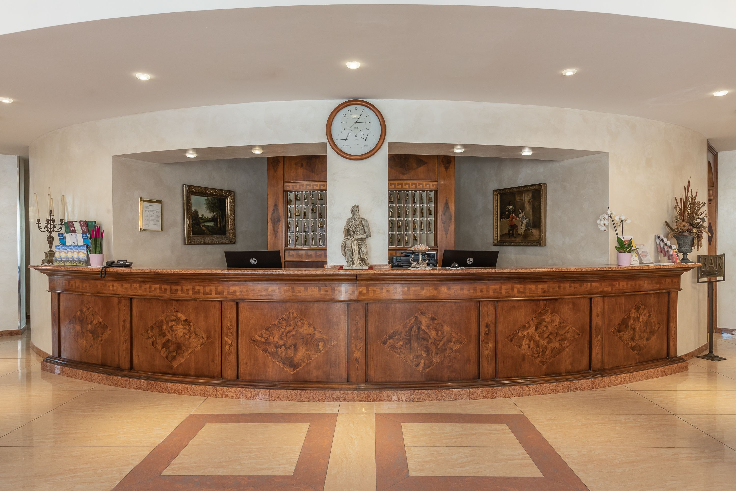 concierge desk