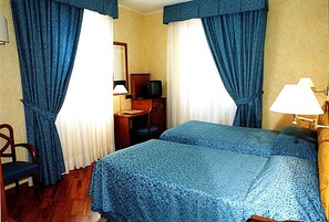 1 habitación, minibar, caja de seguridad en la habitación y escritorio 