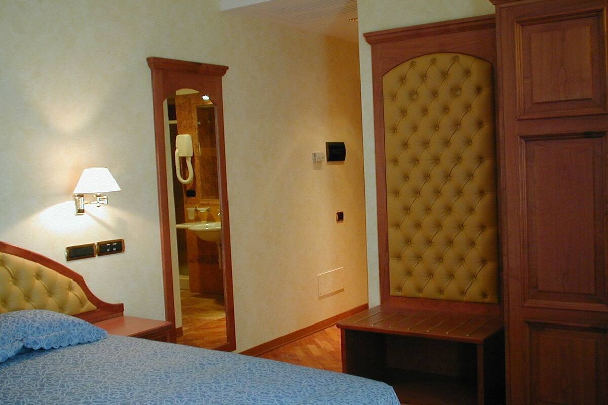 Superior Double Room | Minibar, in-room safe, desk, laptop workspace