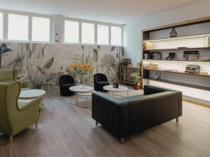 Lobby sitting area - Kleos Hotel Milano by Kleos Group Collection (Milan)