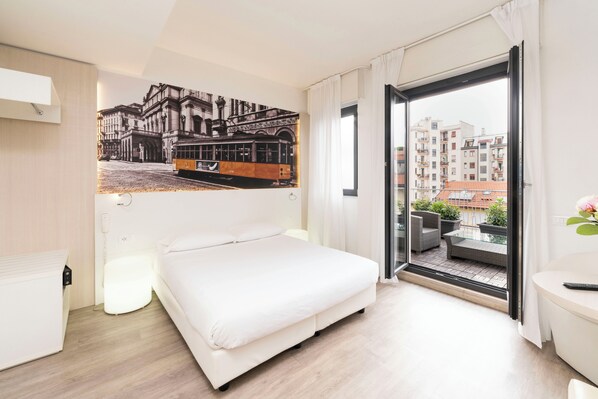 Premium Double or Twin Room | 1 bedroom, minibar, in-room safe, desk