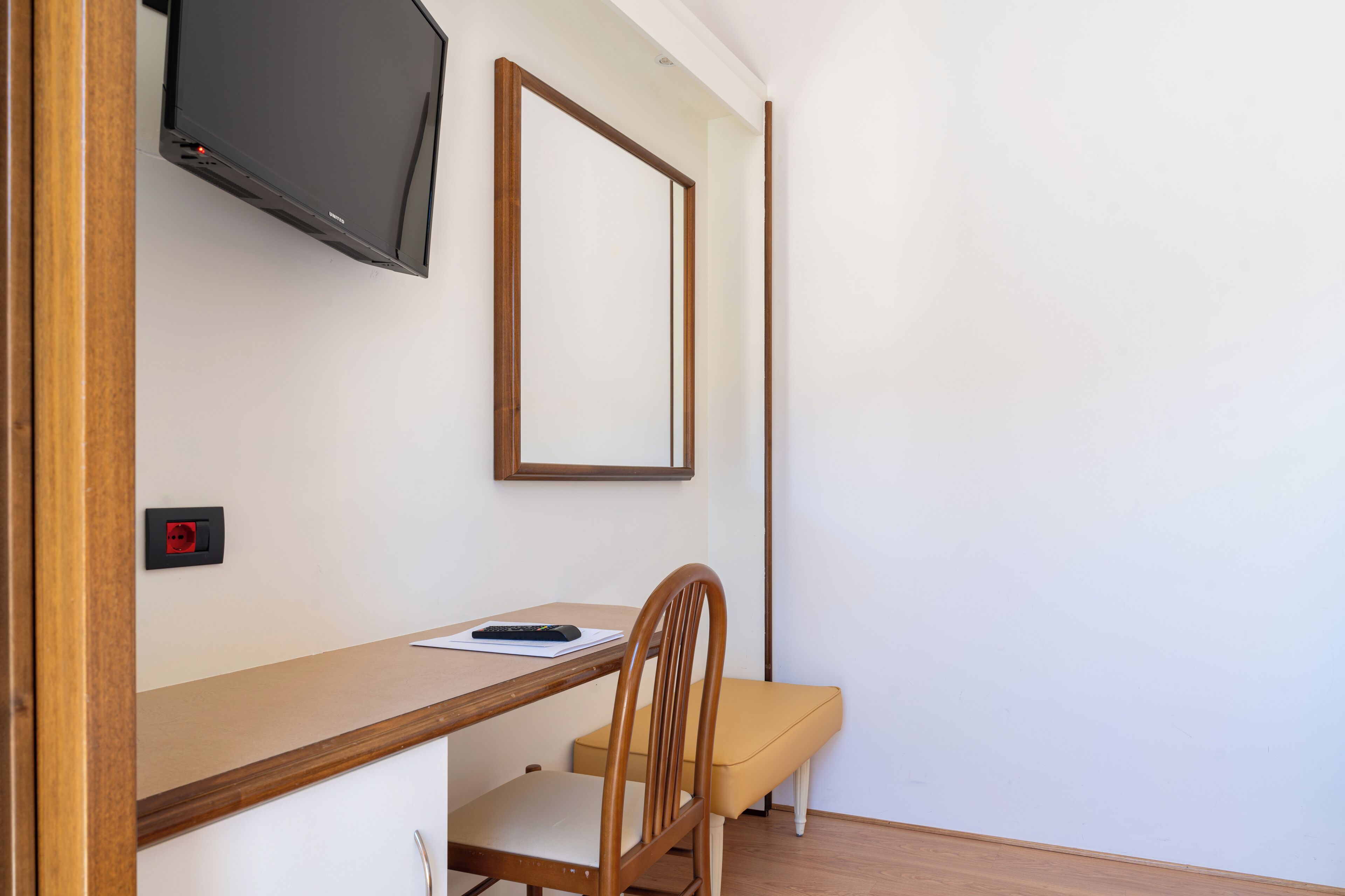 superior double room, 1 queen bed, partial sea view | 1 bedroom, premium bedding, minibar, in-room safe