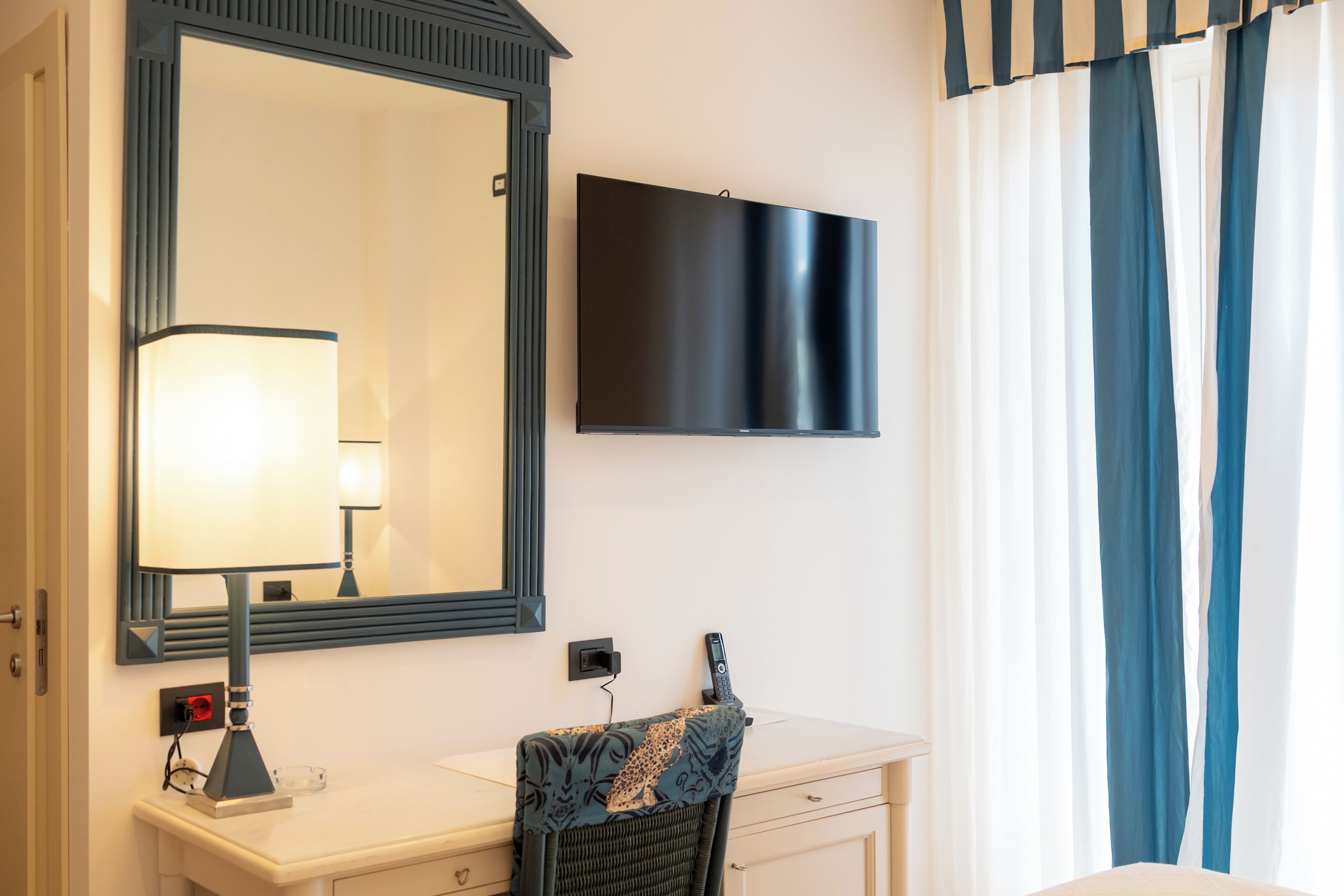 superior double room, 1 queen bed, partial sea view | 1 bedroom, premium bedding, minibar, in-room safe