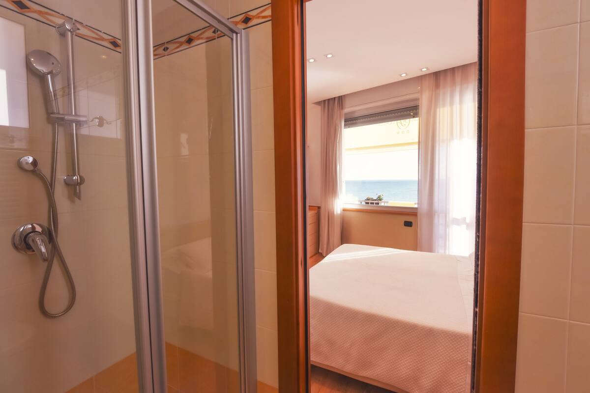 standard double or twin room, 1 double bed | 1 bedroom, premium bedding, minibar, in-room safe