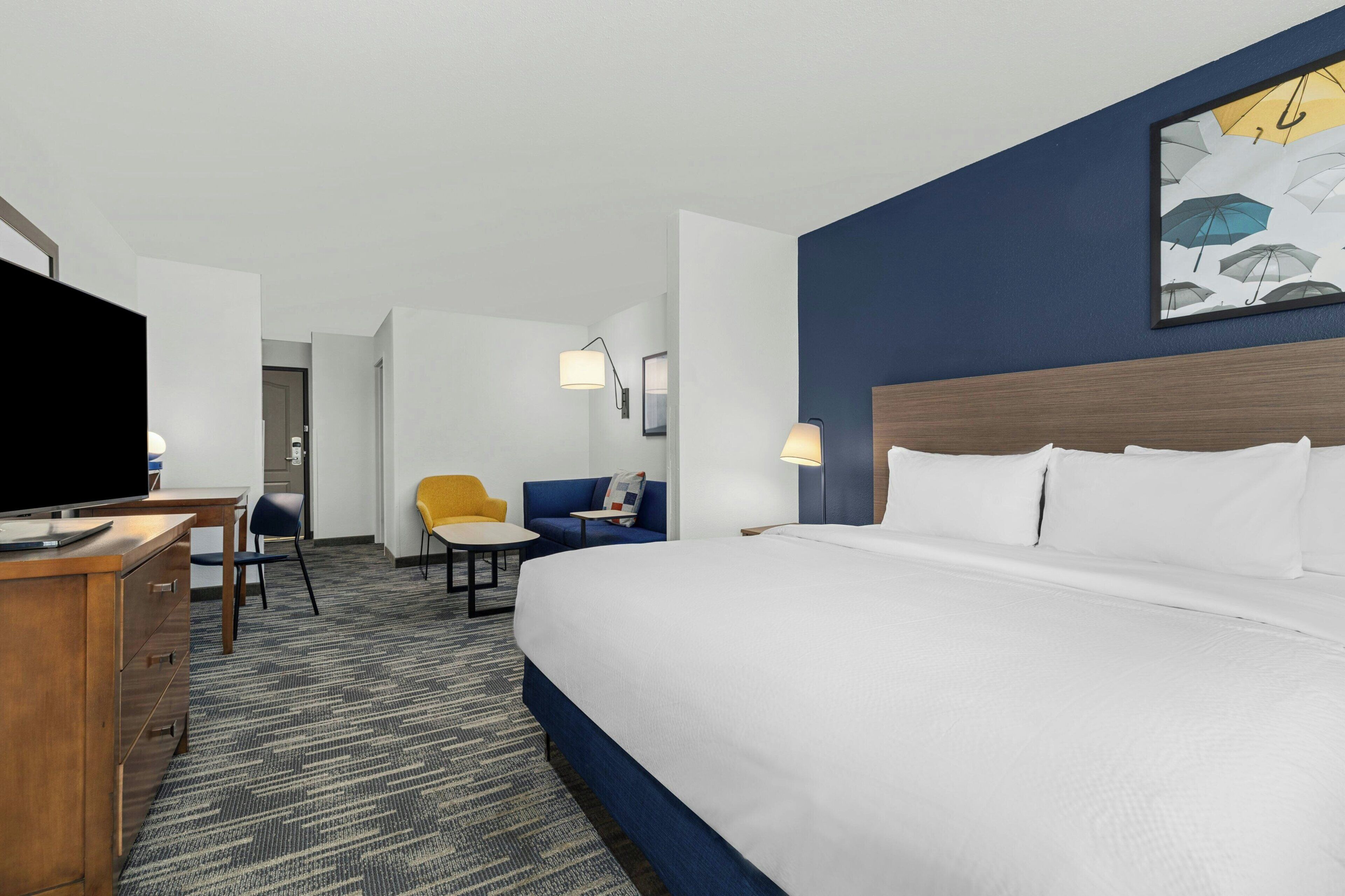 Premium bedding, down duvets, Tempur-Pedic beds, in-room safe