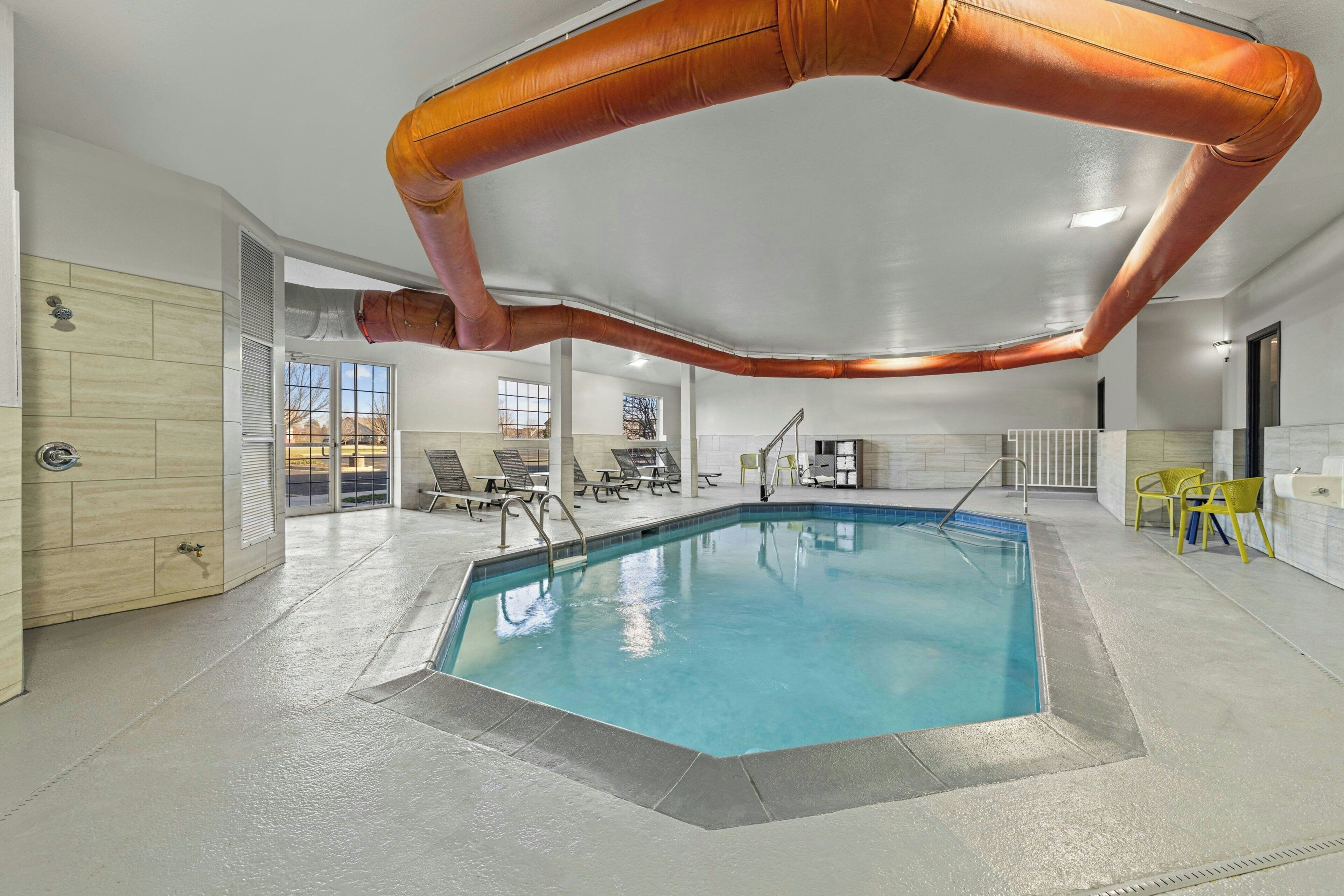Indoor pool, pool loungers