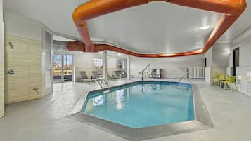 Indoor pool, pool loungers