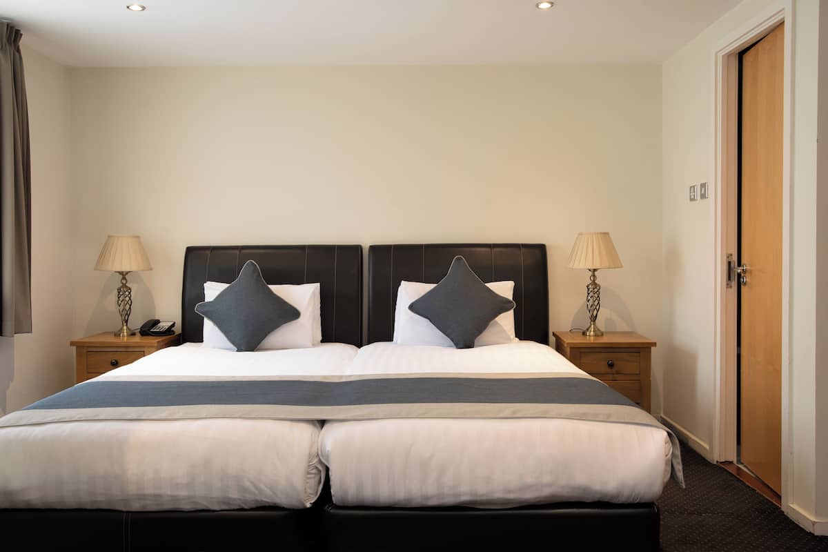 Studio Quad | In-room safe, blackout drapes, free WiFi, bed sheets