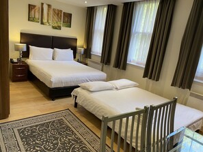 Studio Quad | In-room safe, blackout drapes, free WiFi, bed sheets