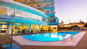 2 outdoor pools - HL Suitehotel Playa del Inglés (San Bartolomé de Tirajana)