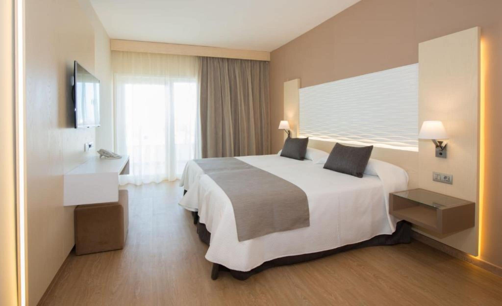 Minibar, in-room safe, desk, soundproofing