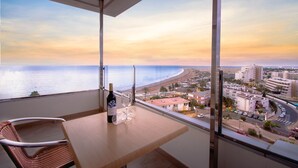 Suite, Sea View (Master) | Beach/ocean view - HL Suitehotel Playa del Inglés (San Bartolomé de Tirajana)