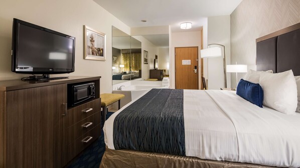 Suite, 1 King Bed, Non Smoking, Jetted Tub | In-room safe, desk, blackout curtains, iron/ironing board