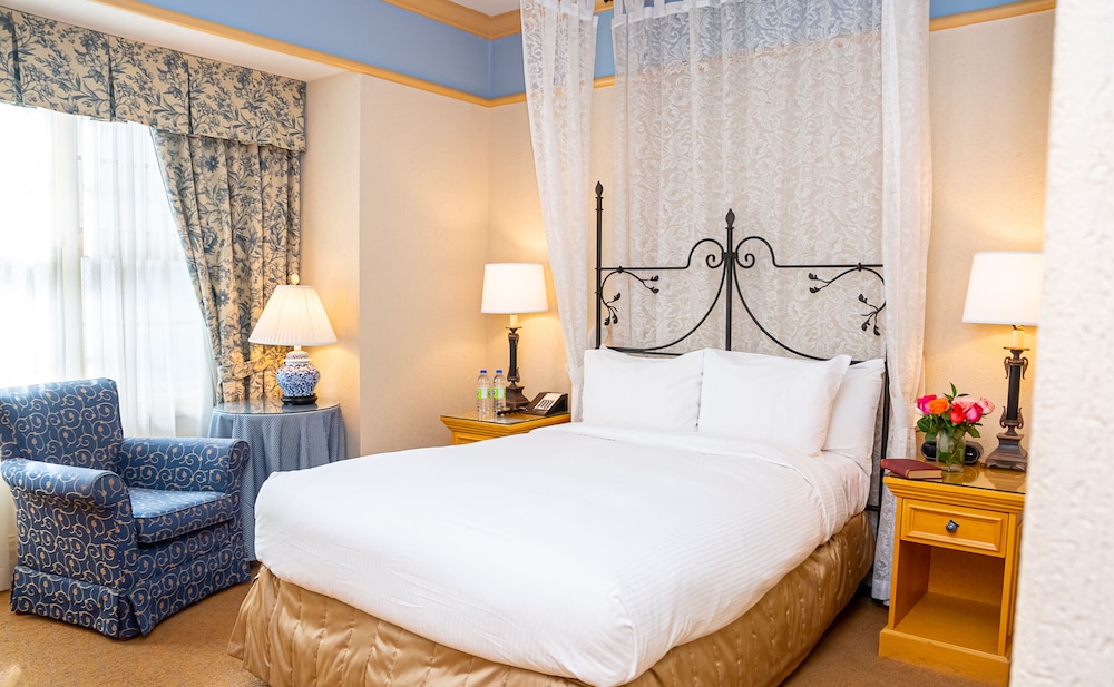 Old Mill Toronto Hotel by null