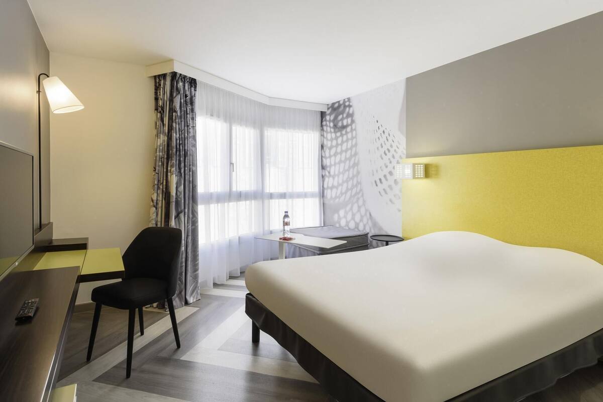 Doppia Standard, 1 letto matrimoniale | Una cassaforte in camera, una scrivania, insonorizzazione