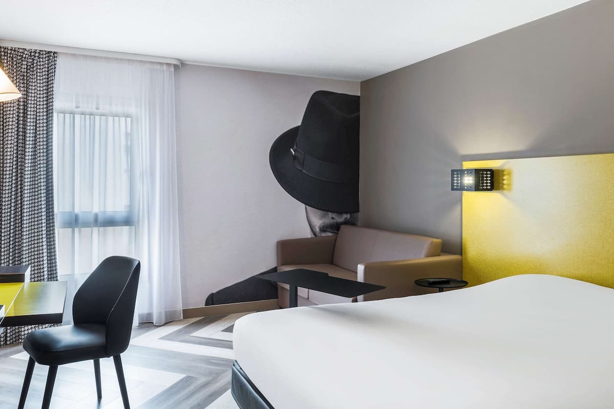 In-room safe, desk, soundproofing, iron/ironing board