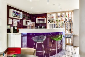 Bar (in der Unterkunft)