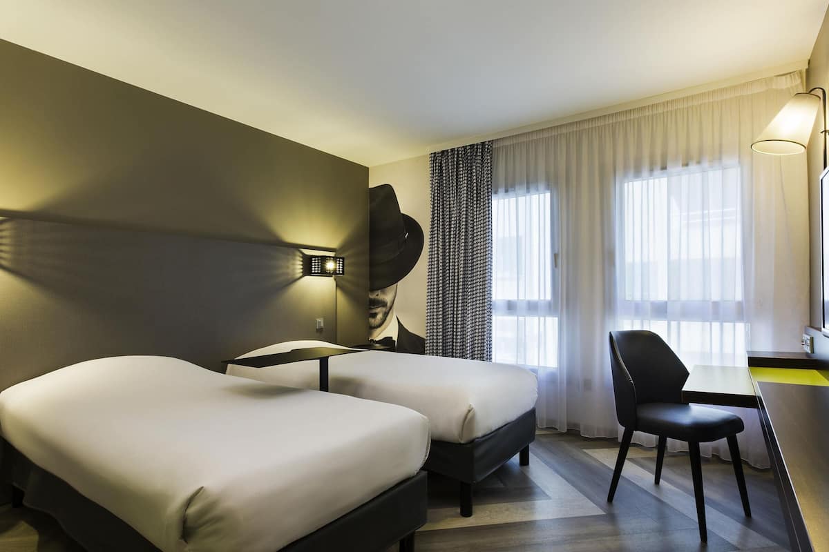 Coffres-forts dans les chambres, bureau, chambres insonorisées