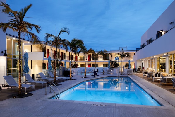 Piscine extérieure