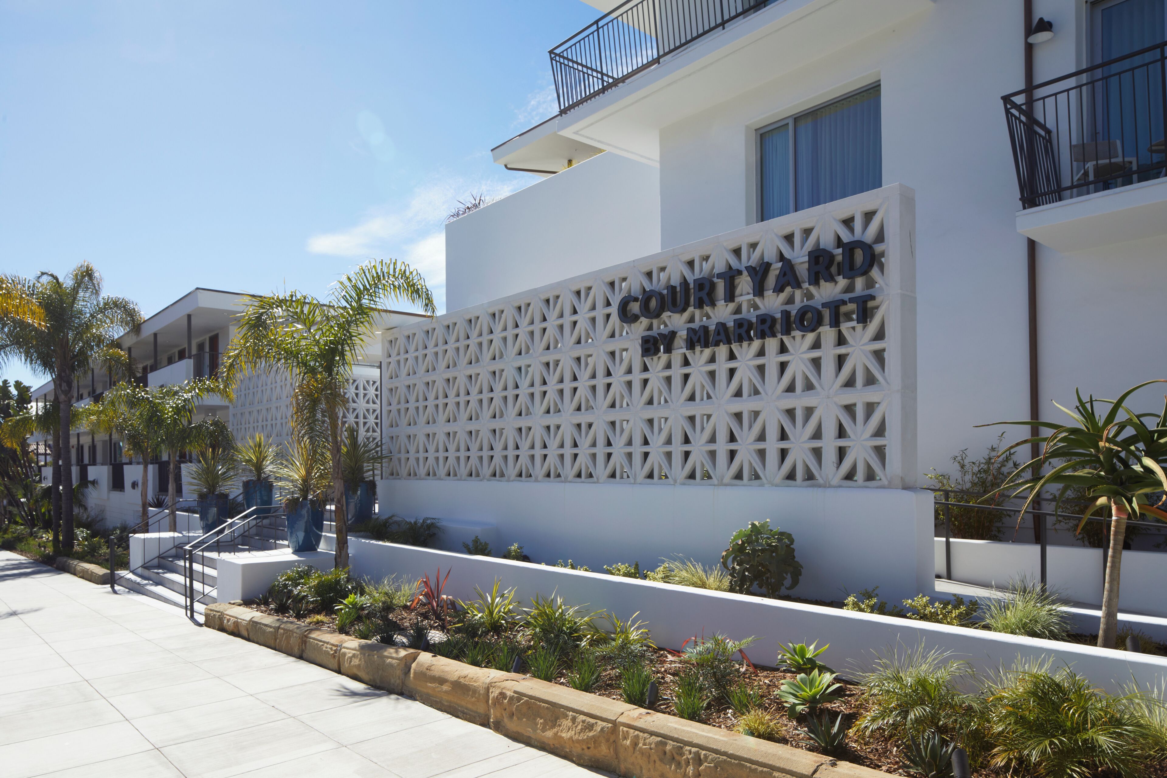 Photo - Courtyard by Marriott Santa Barbara Downtown