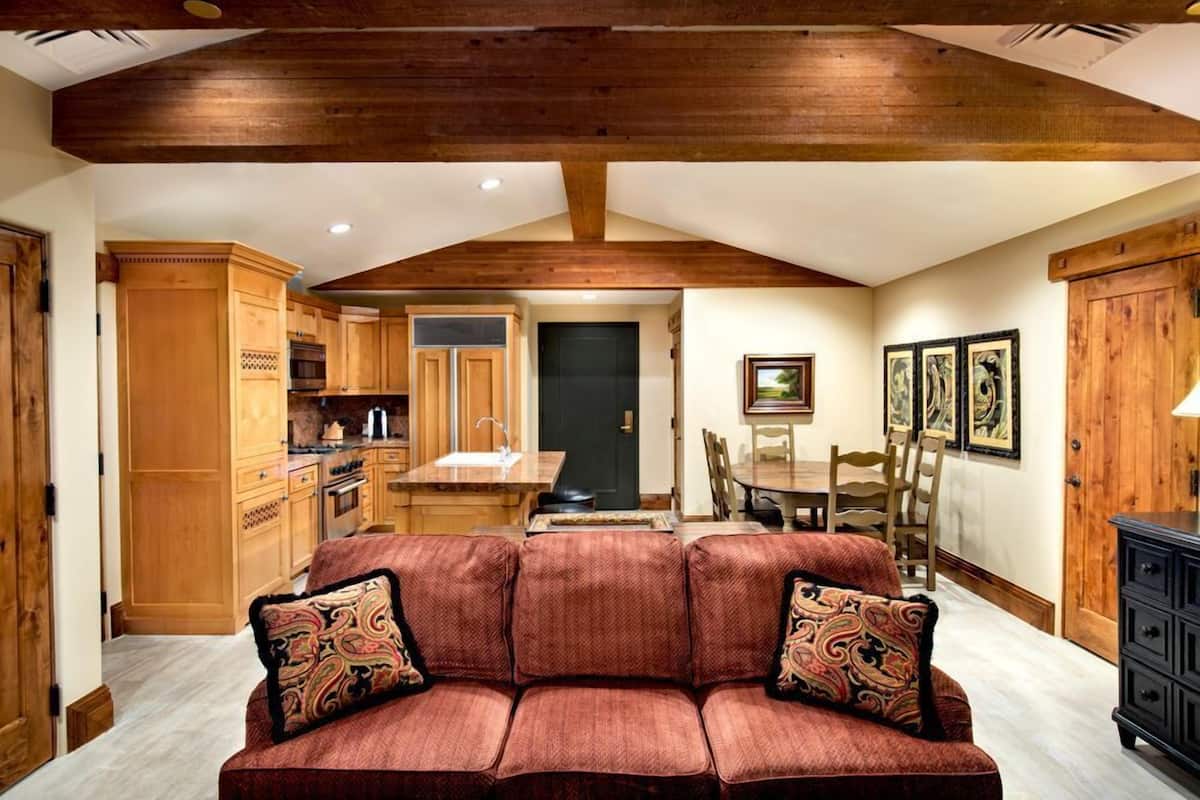 Flat-screen TV, fireplace, DVD player, pay films
