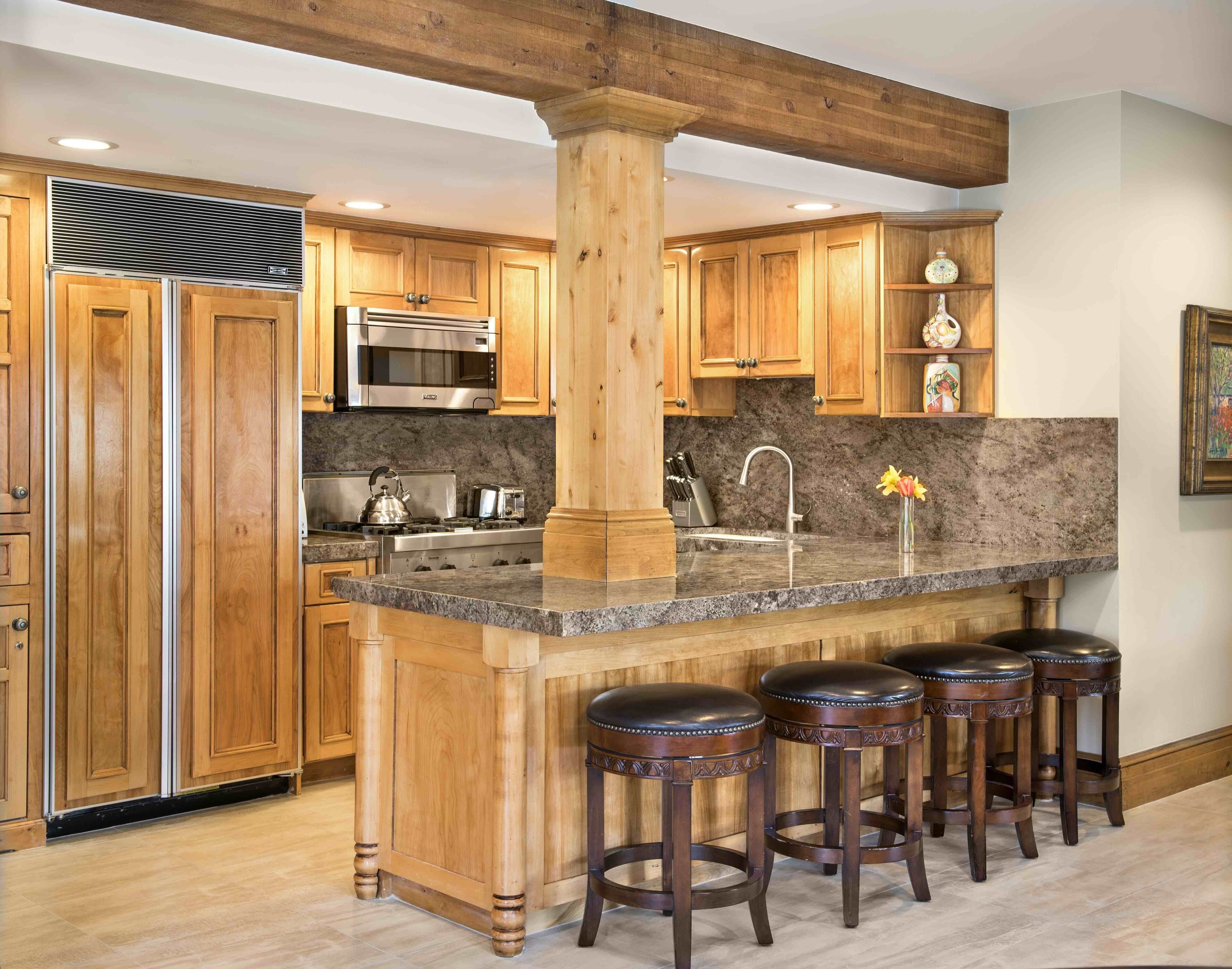 fridge, microwave, coffee/tea maker, high chair