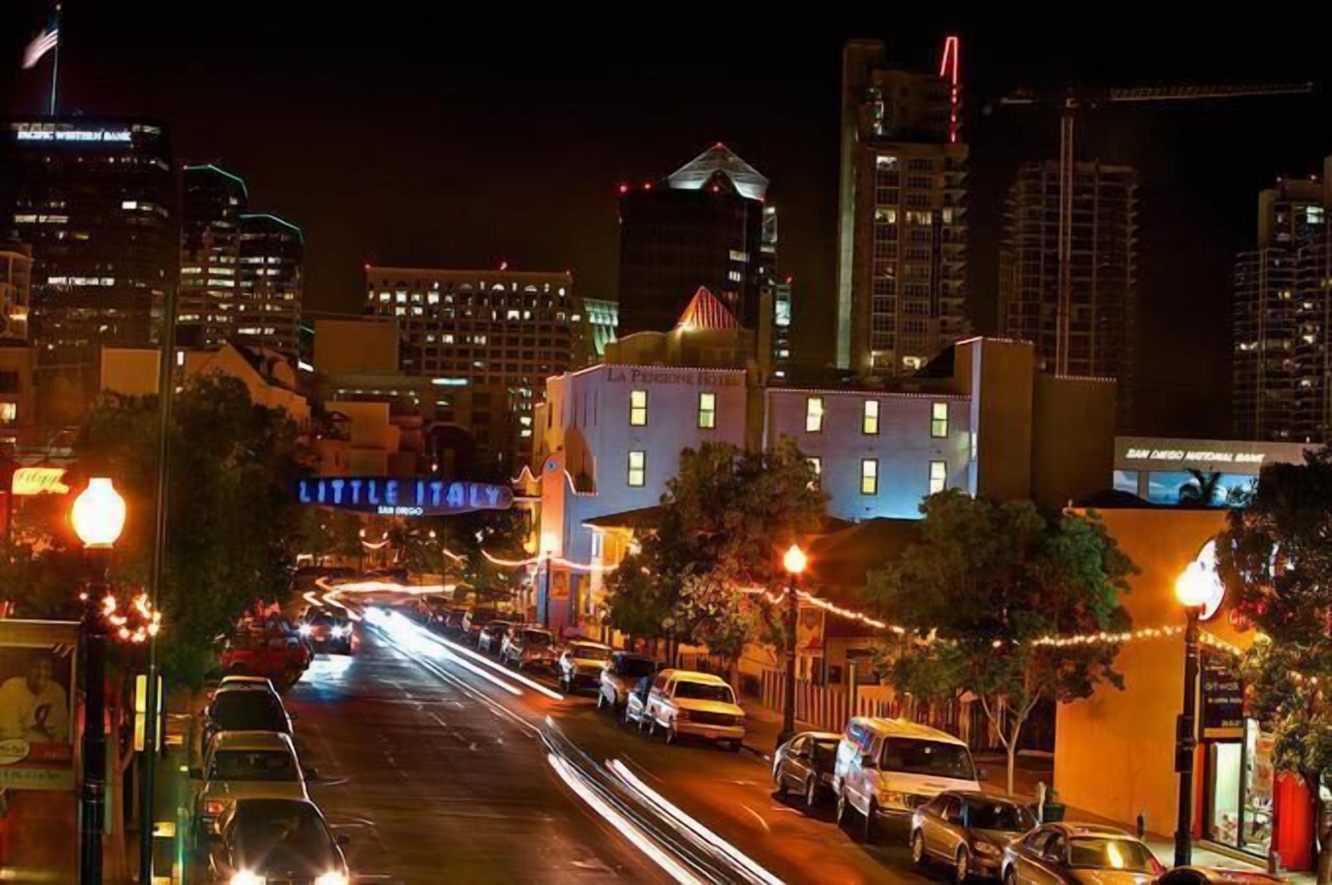 room, 1 queen bed, city view | street view