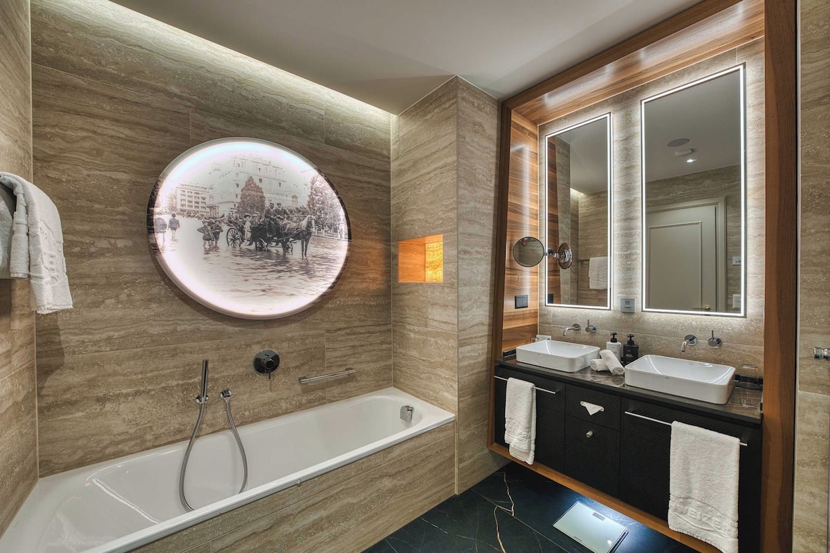 shower, free toiletries, hair dryer, bathrobes