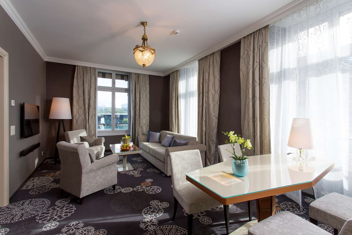 Lucerne Luxury Suite | 1 Schlafzimmer, Allergikerbettwaren, Minibar, Zimmersafe
