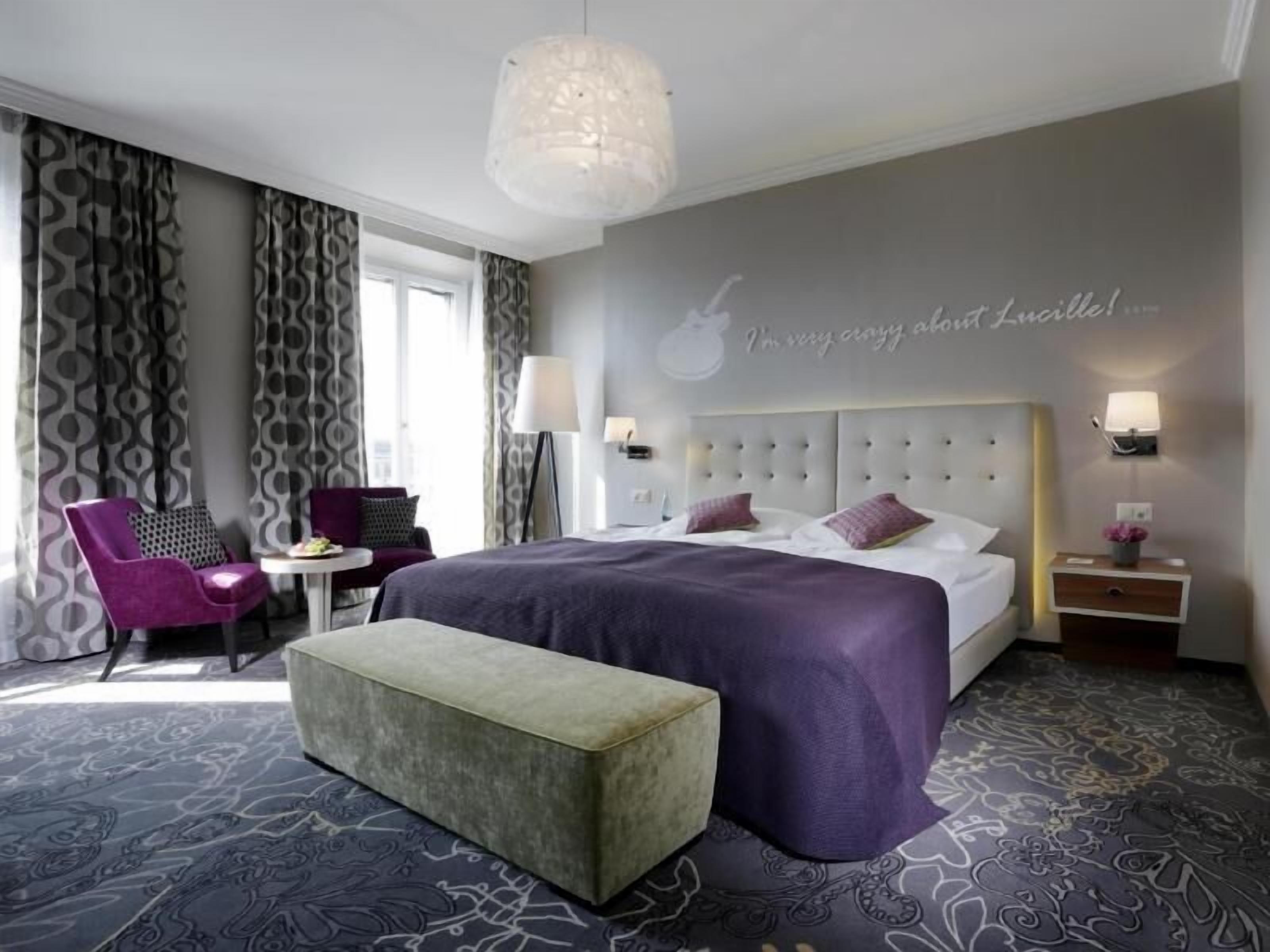 Hypo-allergenic bedding, minibar, in-room safe, individually furnished