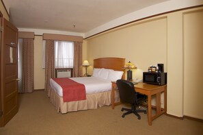 Individually decorated, individually furnished, desk, blackout curtains - The Historic Plains Hotel (Cheyenne)