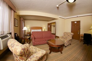 Individually decorated, individually furnished, desk, blackout curtains - The Historic Plains Hotel (Cheyenne)
